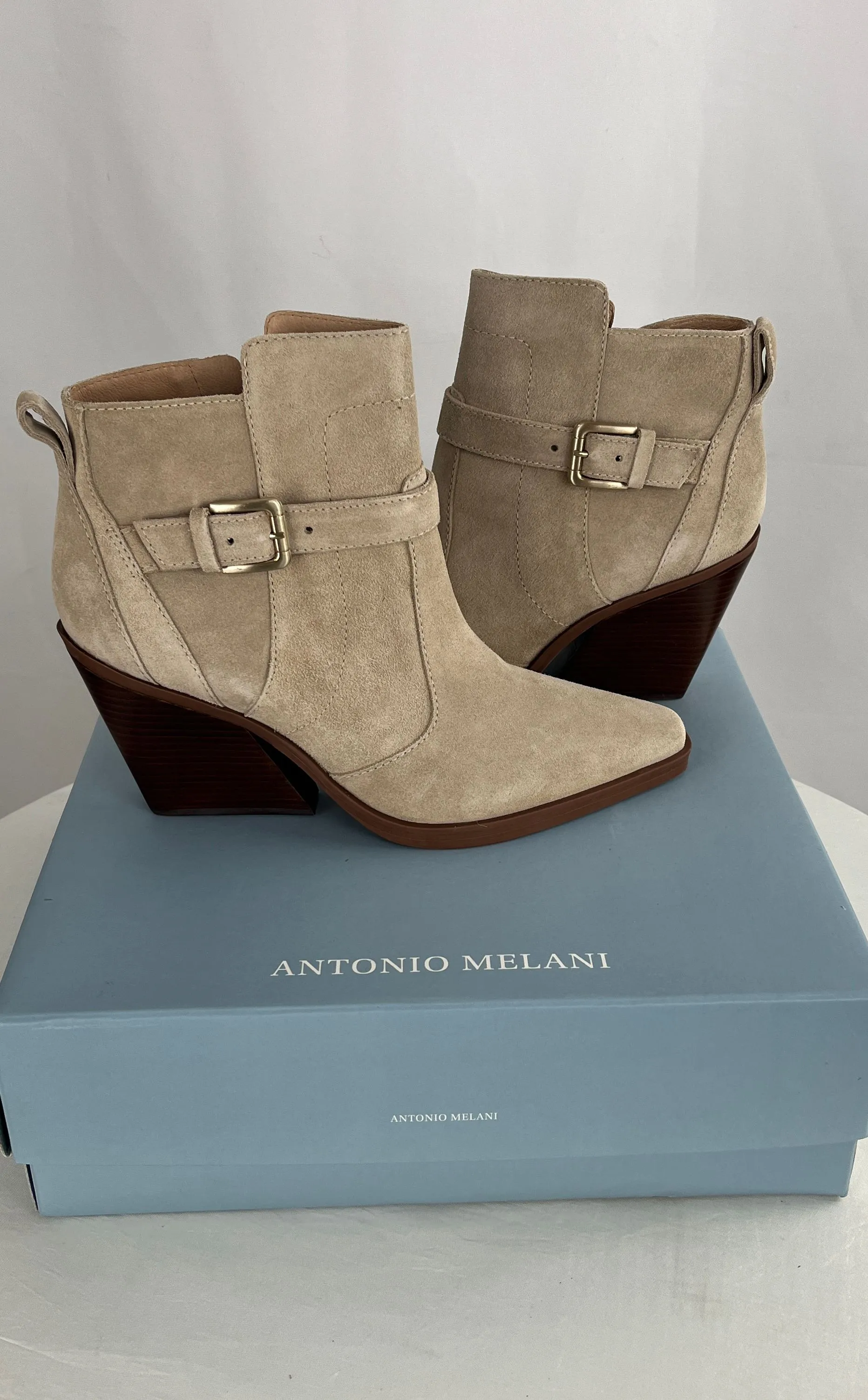 Antonio Melani Women's Tan Ankle Boots Bootie Leather Buckle Size 9.5 NWB