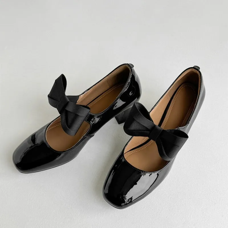 Lolita Style Patent Leather Mary Jane With Bow Low Block Heel Round Toe in Black