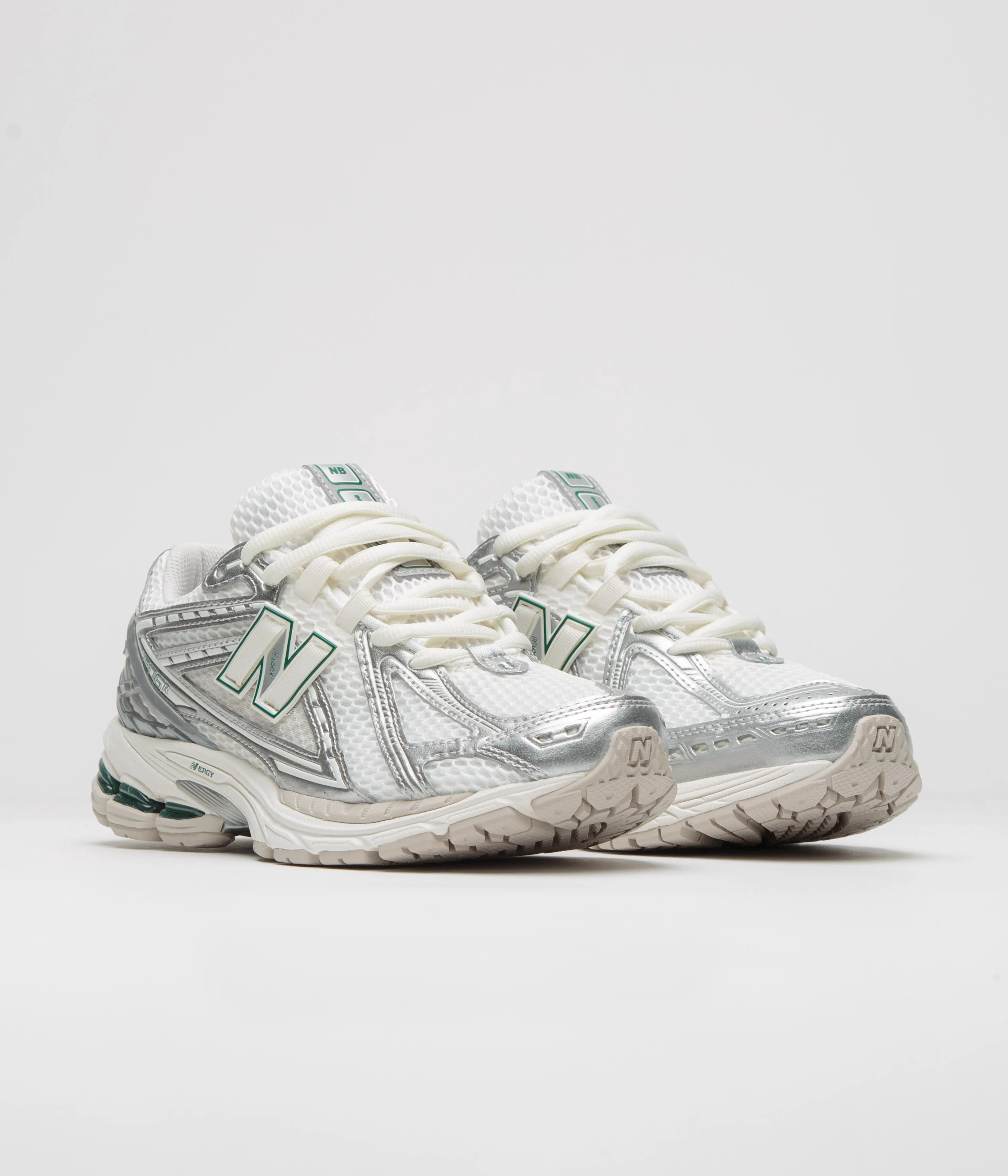 New Balance 1906 Shoes - Silver Metallic / Sea Salt