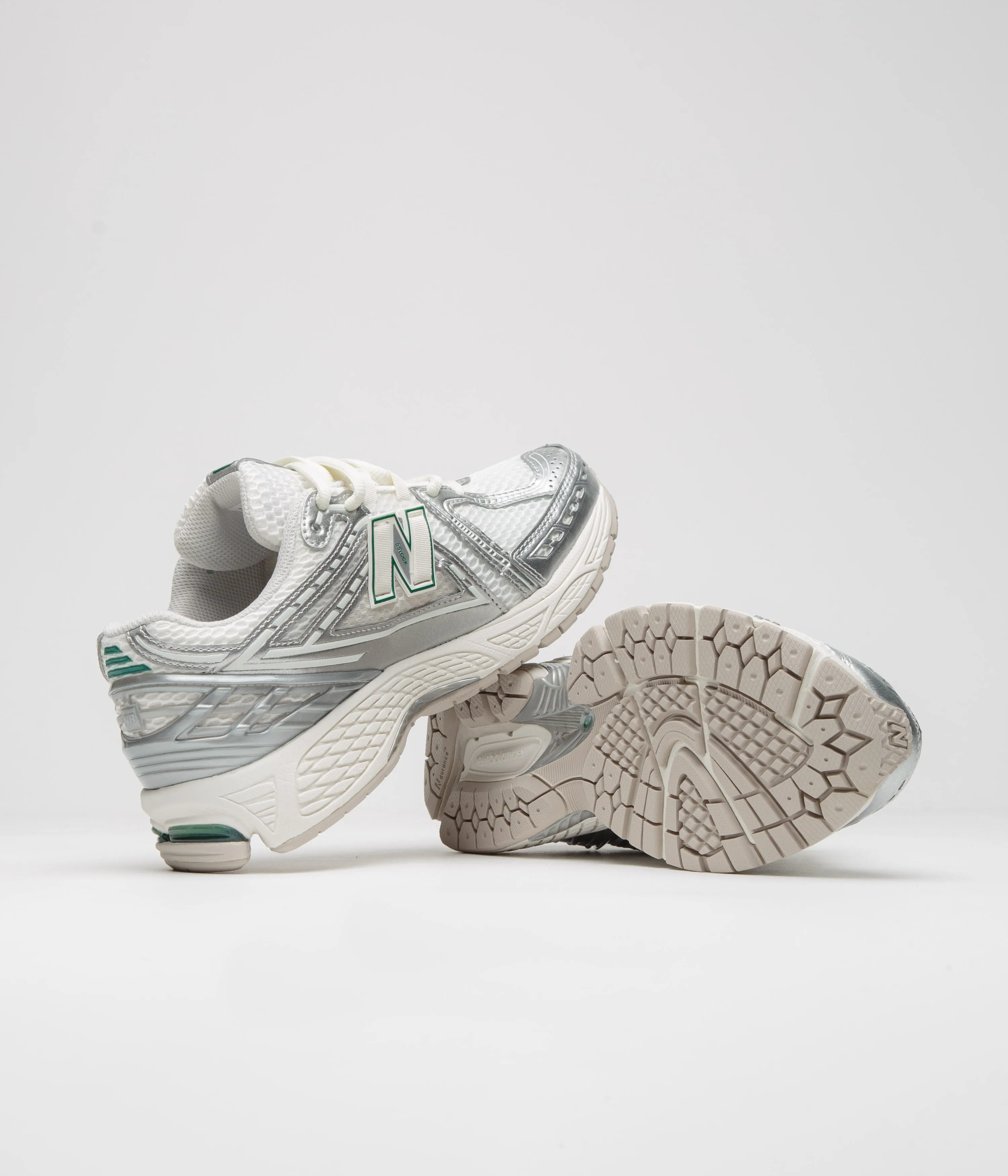 New Balance 1906 Shoes - Silver Metallic / Sea Salt