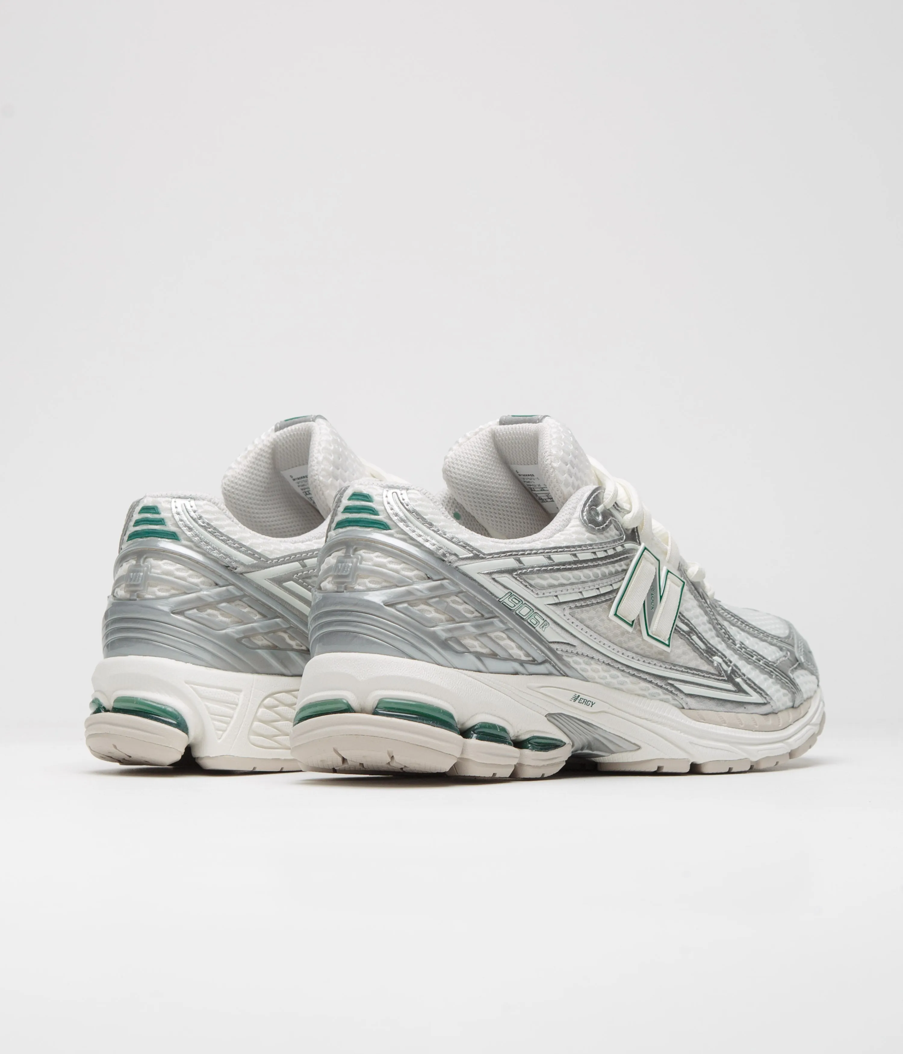 New Balance 1906 Shoes - Silver Metallic / Sea Salt