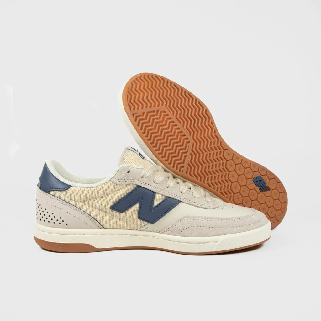 New Balance Numeric - 440 V2 Shoes - Sea Salt / Indigo