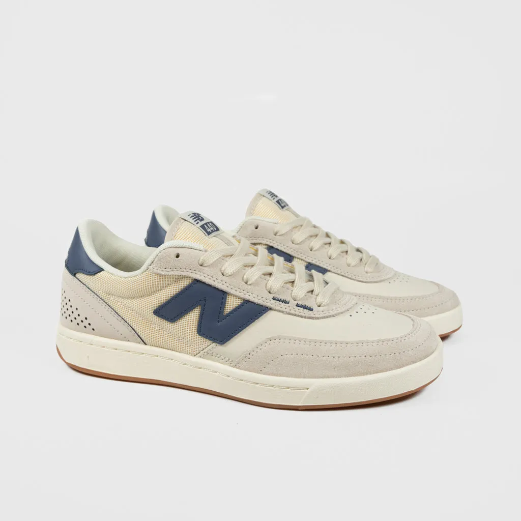 New Balance Numeric - 440 V2 Shoes - Sea Salt / Indigo