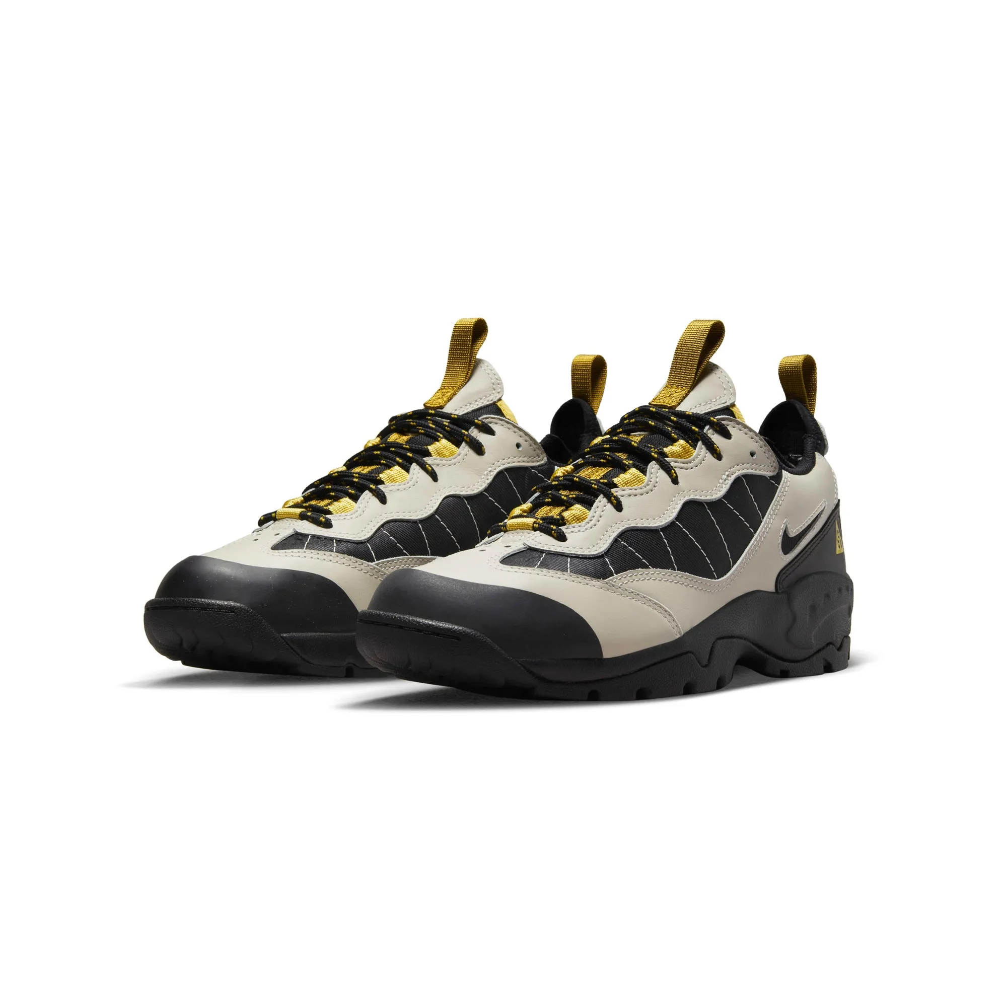 Nike ACG Mens Air Mada Shoes