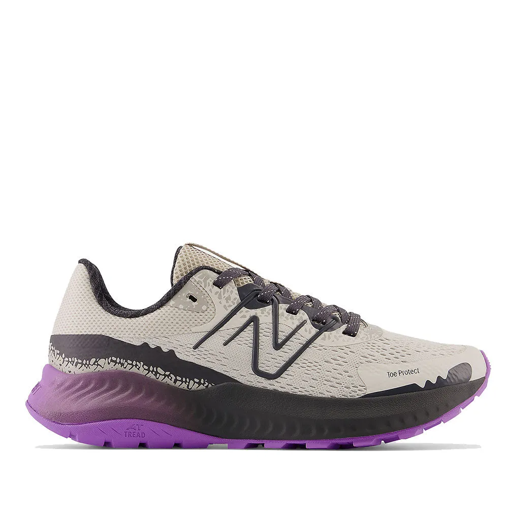 Scarpe Donna NEW BALANCE Sneakers Trail DynaSoft Nitrel V5 colore Timberwolf e Electric Purple