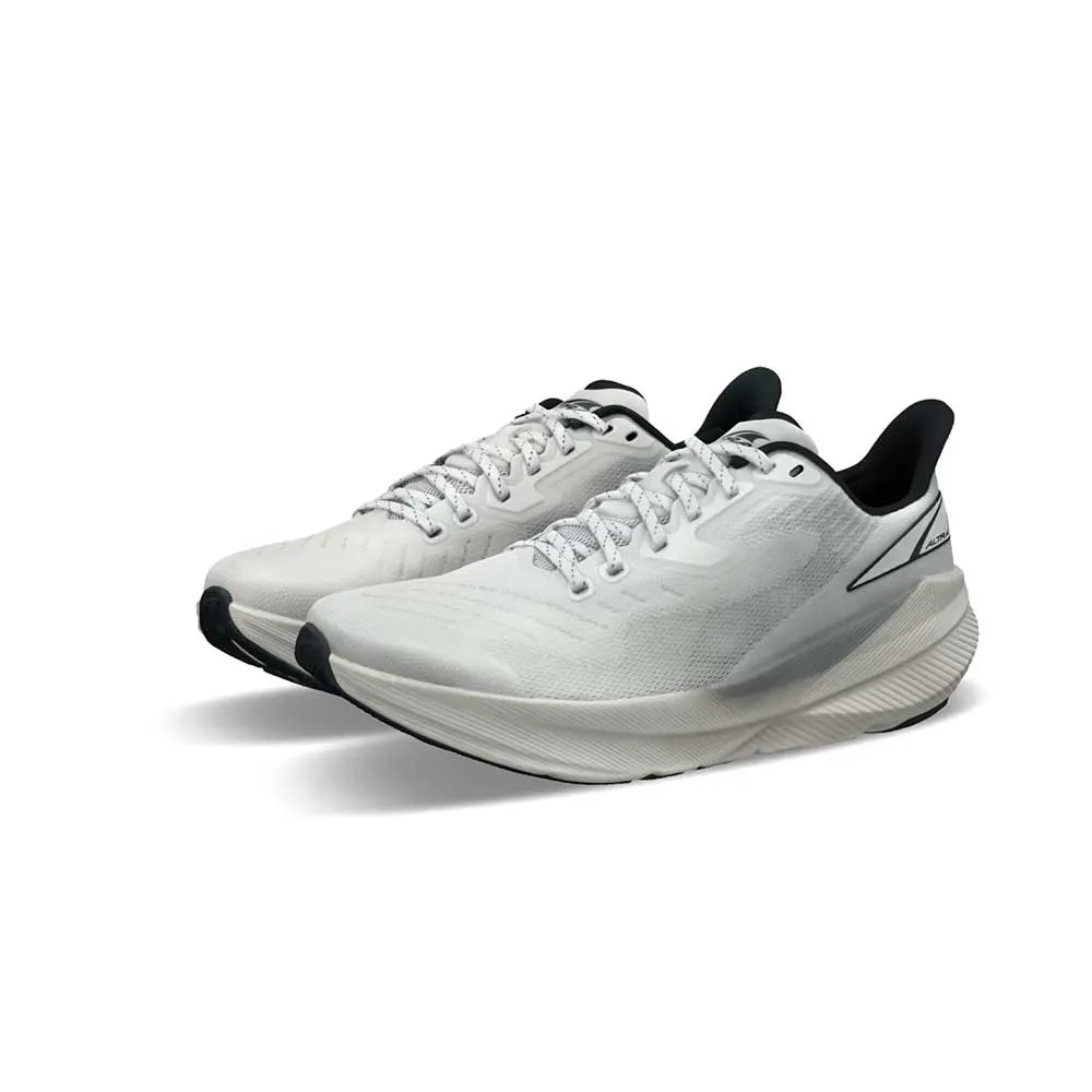 Women's Experience Flow Running Shoe - White/Gray - Regular (B)