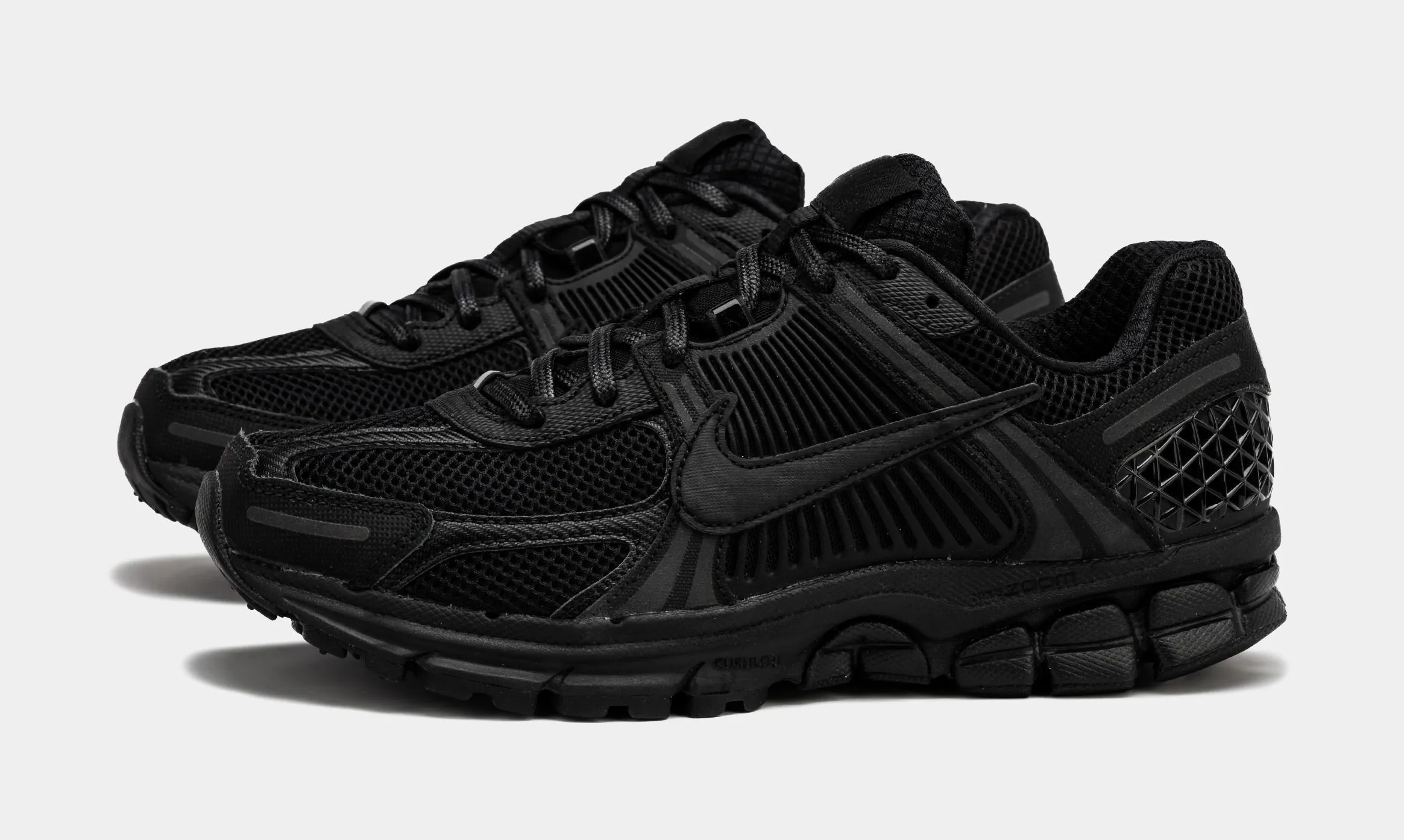 Zoom Vomero 5 Triple Black Mens Running Shoes (Black)